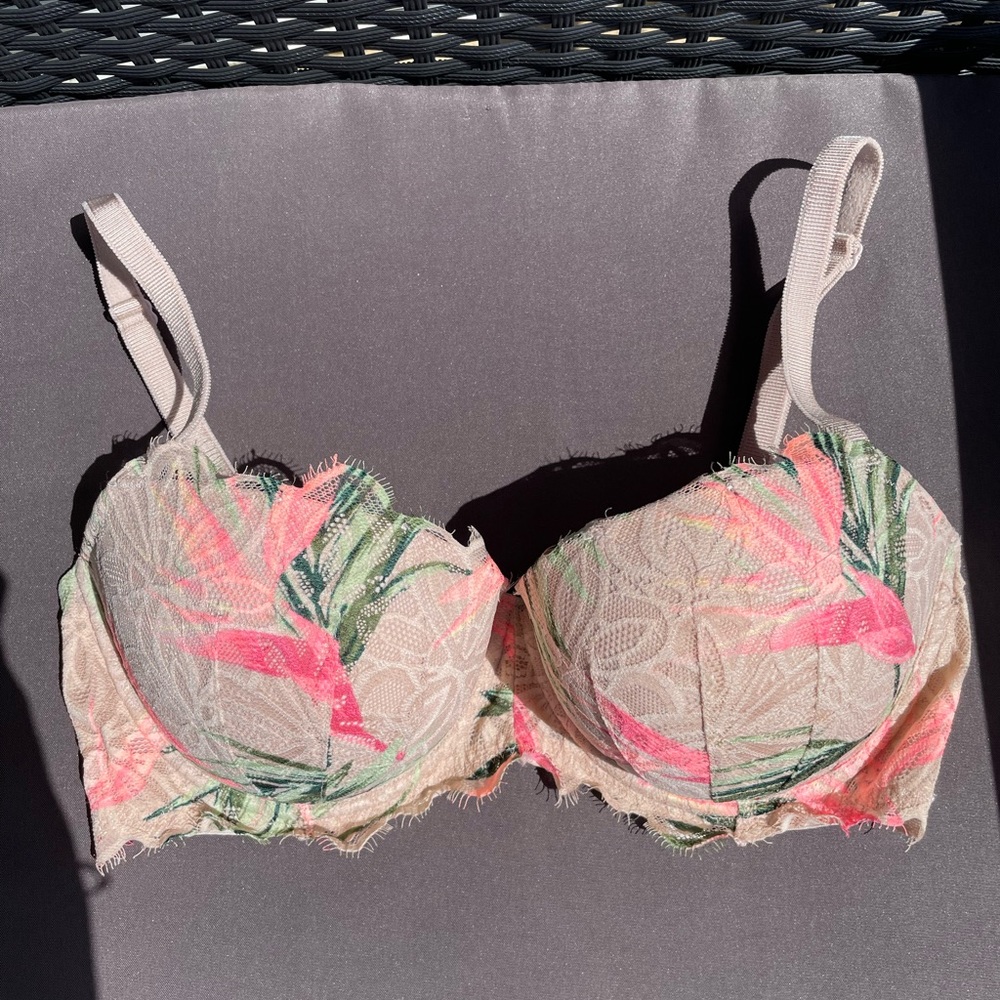 PINK Victoria Secret Bra - nude with floral print